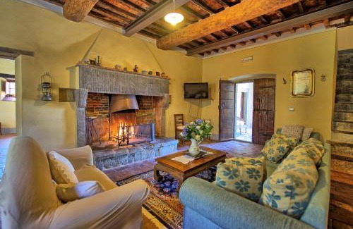 Subbiano Villa | Poggiolino by PosarelliVillas