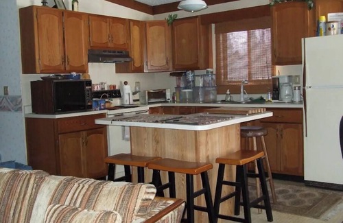 Kresgeville Cabine | Pohopoco Place Mountain Getaway (longer stay only)