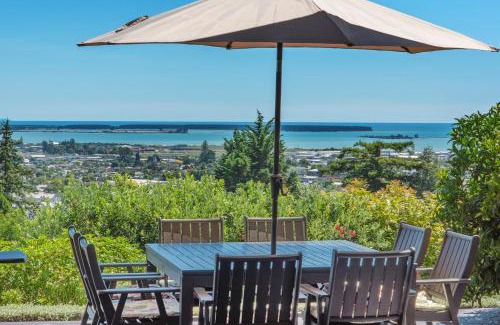 Richmond Maison | Pohutukawa House