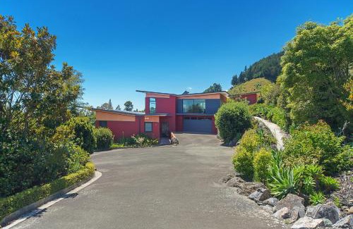 Richmond Maison | Pohutukawa House