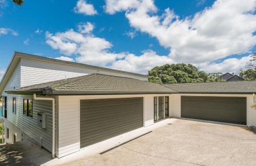 Tairua Maison | Pohutukawa on Paku - Tairua Holiday Home