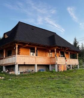 Neagra Sarului Cabine | Poiana cu Sinziene