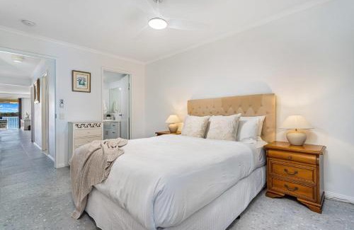 Runaway Bay Appartement | Poinsettia Beach Broadwater Retreat