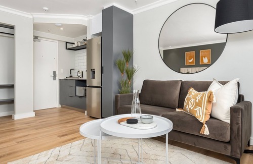 Green Point Appartement | Point Break | Sleek Studio | Mountain Views