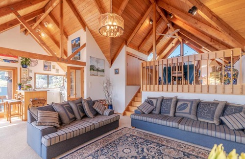 Akaroa Maison | Pointers - Akaroa Holiday Home