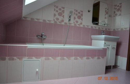 Kamieniec Zabkowicki Maison | Pokoje Gościnne Na Skraju Lasu