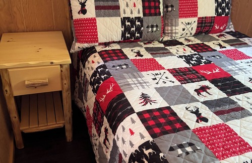 Inlet Cabine | Polar Bear Cabin at The Bears Cottages