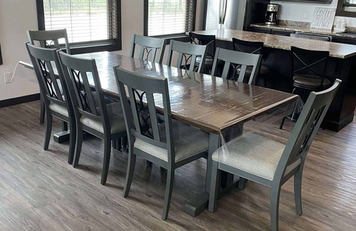 Valemount Maison | Polar Den Cabin - Pet Friendly!
