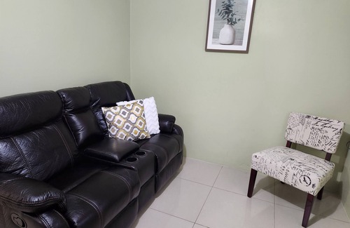 Piarco Appartement | Polaris Courts.Cozy 2 bedroom apt, 2 min from airport