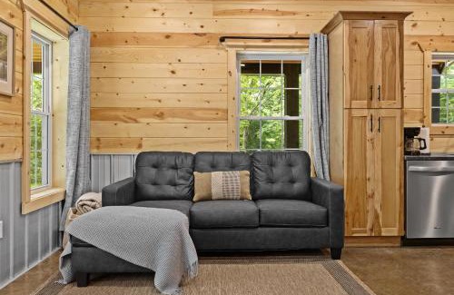 Hanover Maison | Pole Barn - Rustic 1BR Family Retreat with Open Views