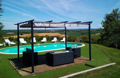 Villautou Cottage | Polfages où les montagnes rencontrent la mer, 3 gîtes avec piscine et vue imprenable