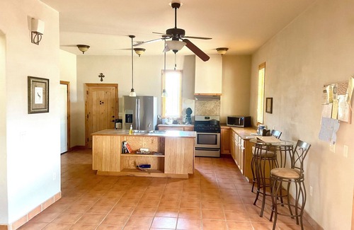 Mesilla Park Maison | Pomegranate Stand