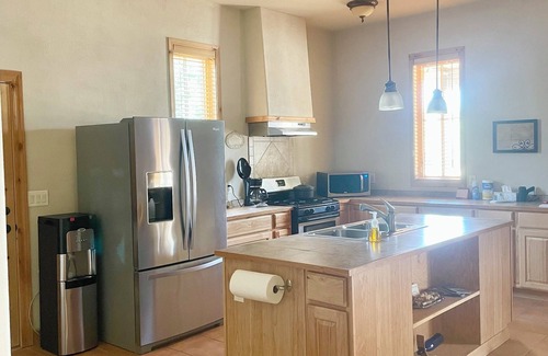 Mesilla Park Maison | Pomegranate Stand
