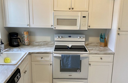 Garden Isles Maison | Pompano Beach oasis on the canal! Minutes from the beach.