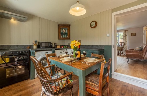 Edgefield Maison | Pond Cottage E