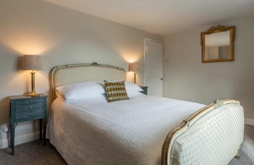 Edgefield Maison | Pond Cottage E