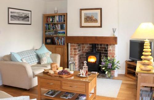 Brantingham Maison | Pond View Cottage