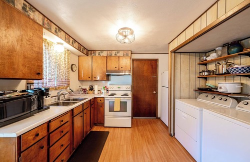 Saddlestring Maison | Ponderosa House | Huge Yard, Family-Friendly Retreat In Charming Story, Wyoming