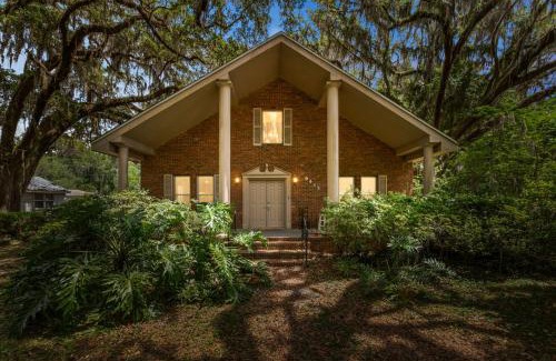 Gainesville Maison | Ponderosa Off The Beaten Path farmhouse