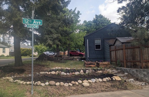 West Spokane Maison | Ponderosa patio with AC, WiFi, mins from airport, downtown & arboretum