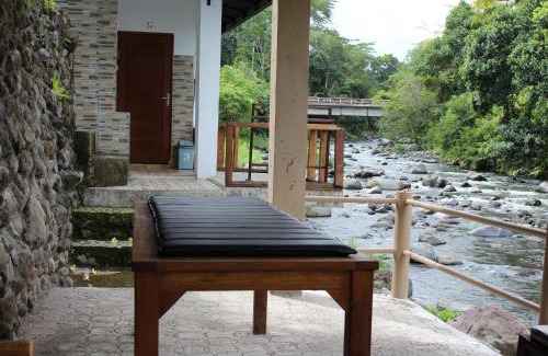 Sidemen Maison | Pondok Tepi Sungai