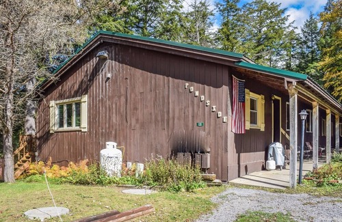 Old Forge Cabine | Pondside at Holiday Shores