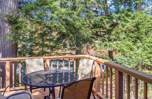Old Forge Cabine | Pondside at Holiday Shores