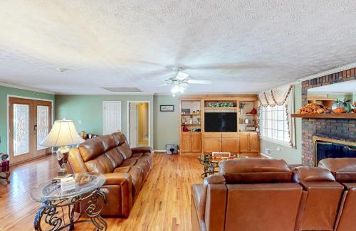 Orchard Hill Maison | Pondside Lullaby