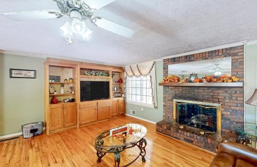 Orchard Hill Maison | Pondside Lullaby