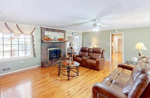 Orchard Hill Maison | Pondside Lullaby