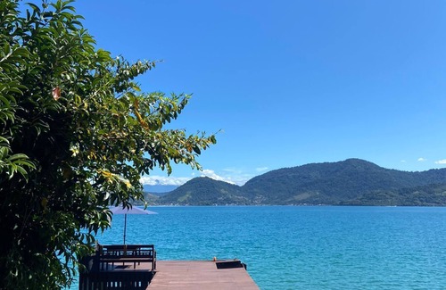 Biscaia Maison | Ponta Leste - Beautiful house in a gated community with pier and beach 🏝.