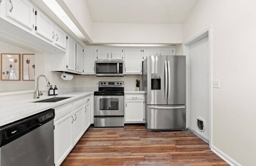 Dolphin's Cove Maison | Ponte Vedra Beach Coastal Getaway: Sleeps 8