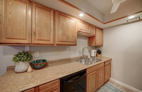 Camelback East Copropriété | 1bd/1ba Fully Stocked/FoodiesParadise/1stFloor/Parking/Central Location/Gated