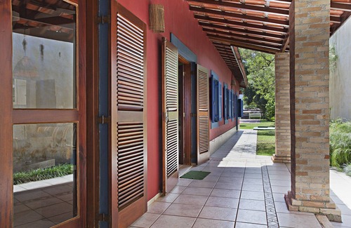 Maresias Maison | piscine / 5 chambres / 4 wc / barbecue / mini tennis / wifi