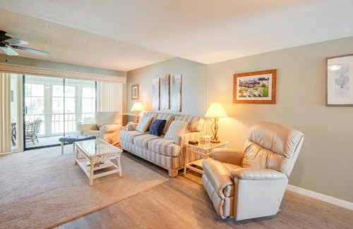 Welaka Appartement | Pool Access and Lanai Riverfront Welaka Condo!