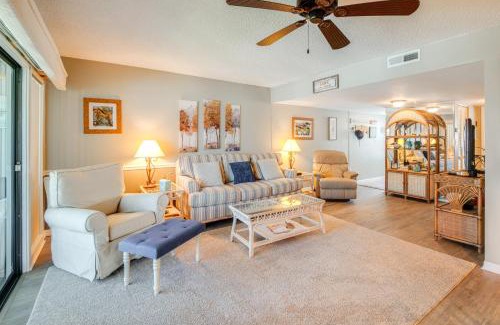 Welaka Appartement | Pool Access and Lanai Riverfront Welaka Condo!