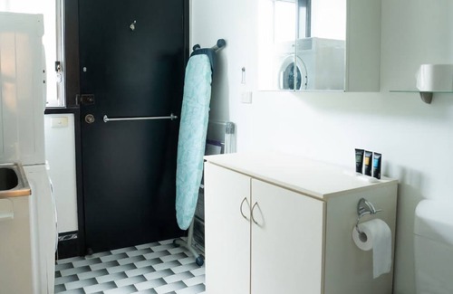 Killarney Vale Maison | Pool and Spa on the Lakefront Killarney Vale