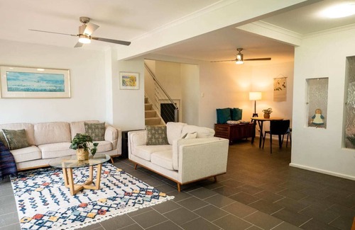 Killarney Vale Maison | Pool and Spa on the Lakefront - Killarney Vale