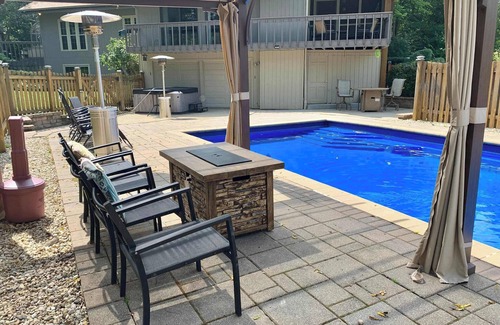 Rockford Maison | Pool, Arcade, Hot Tub and more @16th and Aldeen