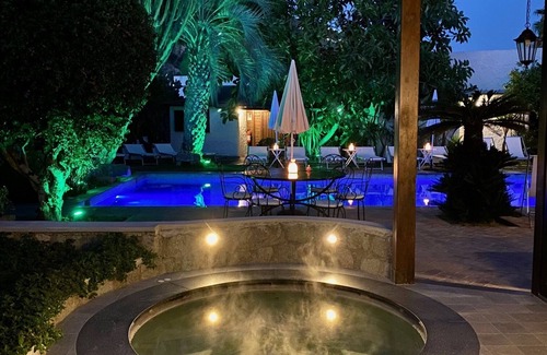 Panza Appartement | "Pool Cottage" with garden, swimming pool and spa whirlpool