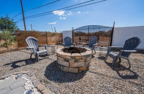 South Park Maison | Pool, Deck, Fire-Pit - 5 min to UofA & Downtown