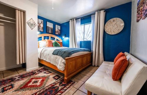 South Park Maison | Pool, Deck, Fire-Pit - 5 min to UofA & Downtown
