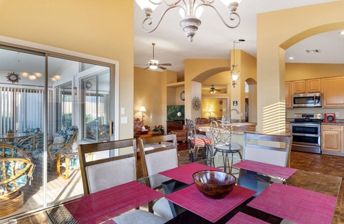 Gold Canyon Maison | Pool |Gold Canyon |Views of Superstition Mountain |FirePit| Hiking |Golf |Zipline |Unique Experience