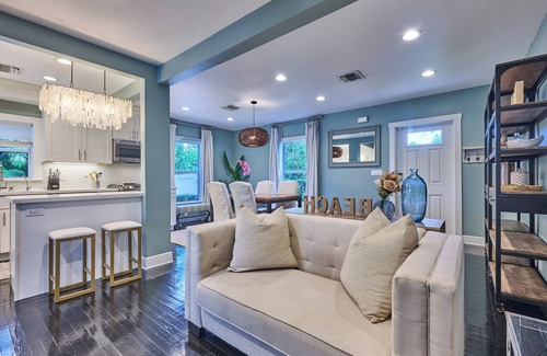 Lake Ida Shores Maison | Pool & Guest House in the Heart of Delray Beach