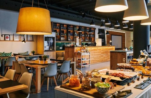 Esquerra de l'Eixample Lit Et Petit-Déjeuner | Pool Guest House in the center! Perfect for big groups, central location!