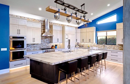 Southwest Village Maison | POOL HEAT INCLUDED!/Sleeps 12/Walk to Old Town/Pool/Spa/Putting Green/Misters