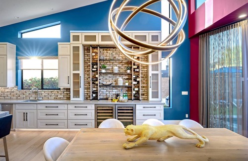 Southwest Village Maison | POOL HEAT INCLUDED!/Sleeps 12/Walk to Old Town/Pool/Spa/Putting Green/Misters