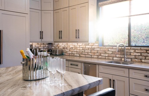 Southwest Village Maison | POOL HEAT INCLUDED!/Sleeps 12/Walk to Old Town/Pool/Spa/Putting Green/Misters