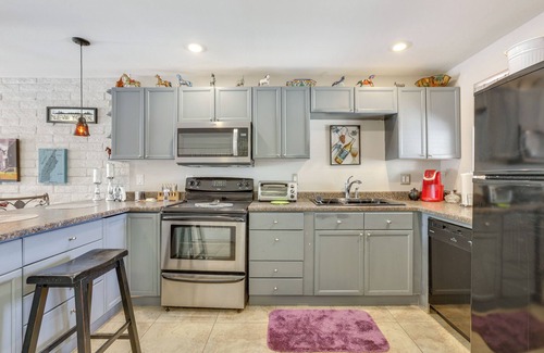 North Scottsdale Copropriété | Pool + Hot Tub Access! Chic Condo in Scottsdale