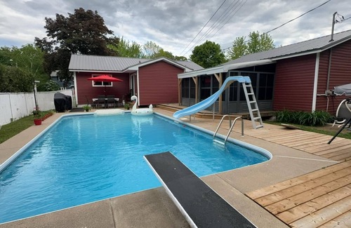 Fredericton Maison | Pool | Hot Tub | Pet Friendly